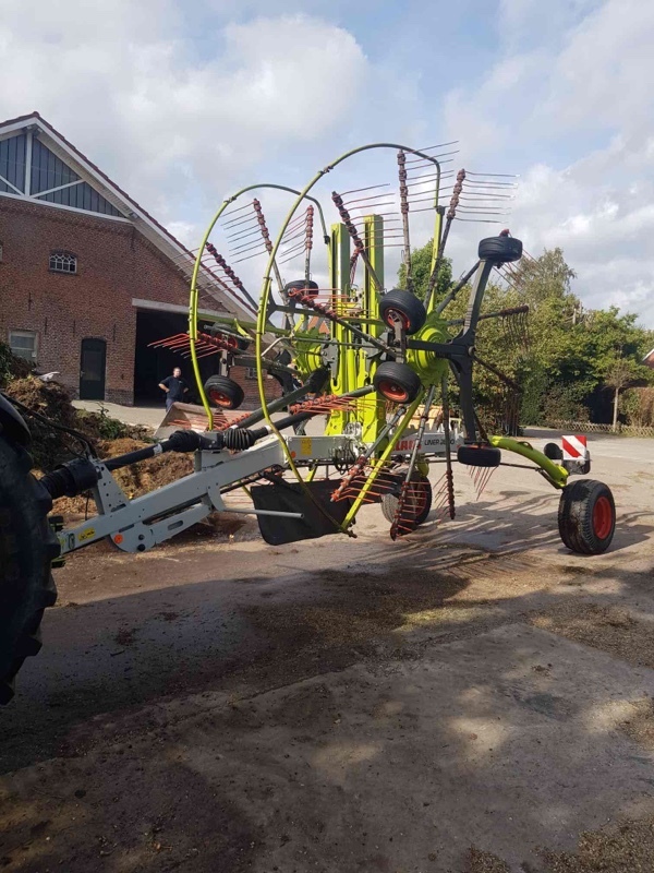 CLAAS Liner 2800 - Prevrtač/ Grabuljač: slika 1 CLAAS Liner 2800 - Prevrtač/ Grabuljač: slika 1