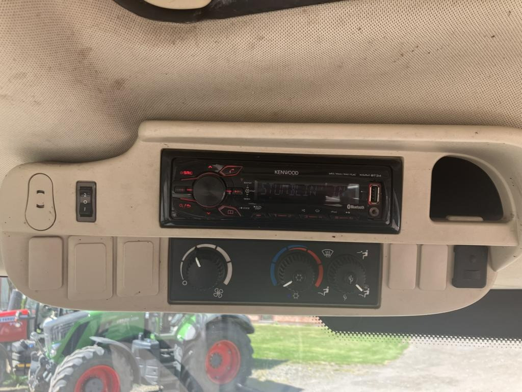 Traktor John Deere 6125R: slika 23