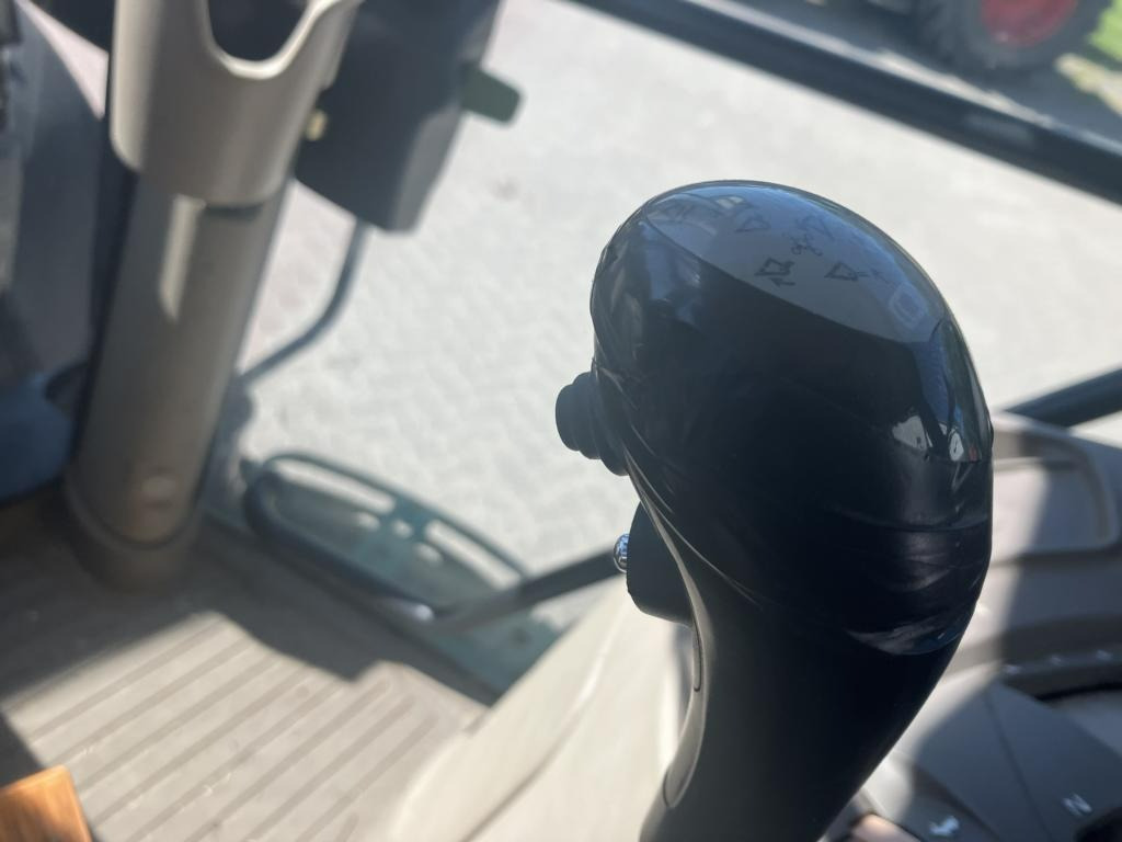 Traktor John Deere 6125R: slika 17