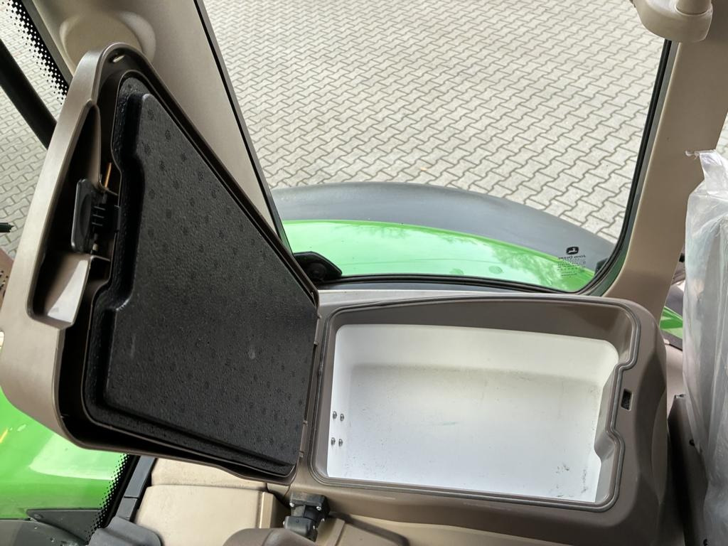 John Deere 6R150 - Traktor: slika 5 John Deere 6R150 - Traktor: slika 5