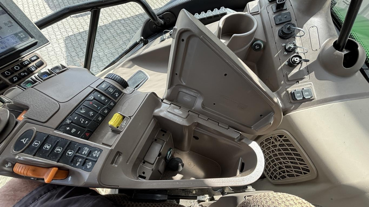 John Deere 6R195 - Traktor: slika 3 John Deere 6R195 - Traktor: slika 3