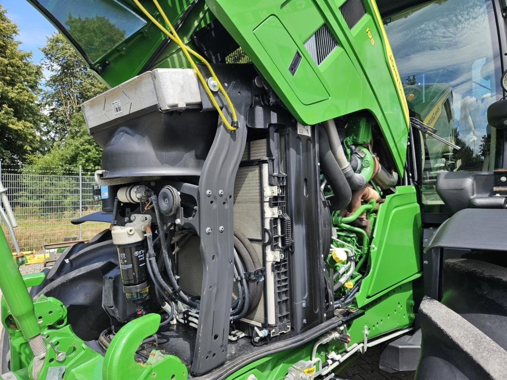 John Deere 6R195 TRAKTOR - Traktor: slika 4 John Deere 6R195 TRAKTOR - Traktor: slika 4