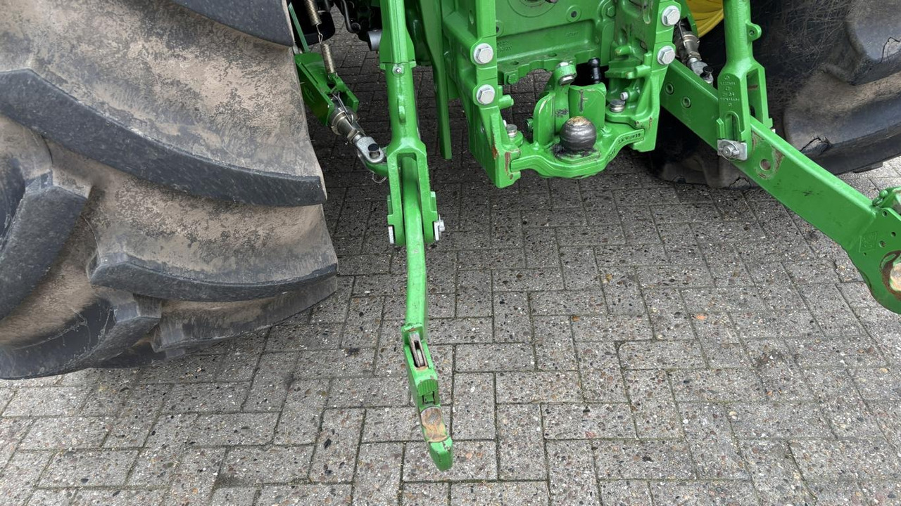 Novu Traktor John Deere 6R215: slika 6 Novu Traktor John Deere 6R215: slika 6