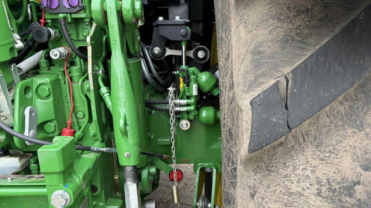 Novu Traktor John Deere 6R215: slika 9 Novu Traktor John Deere 6R215: slika 9