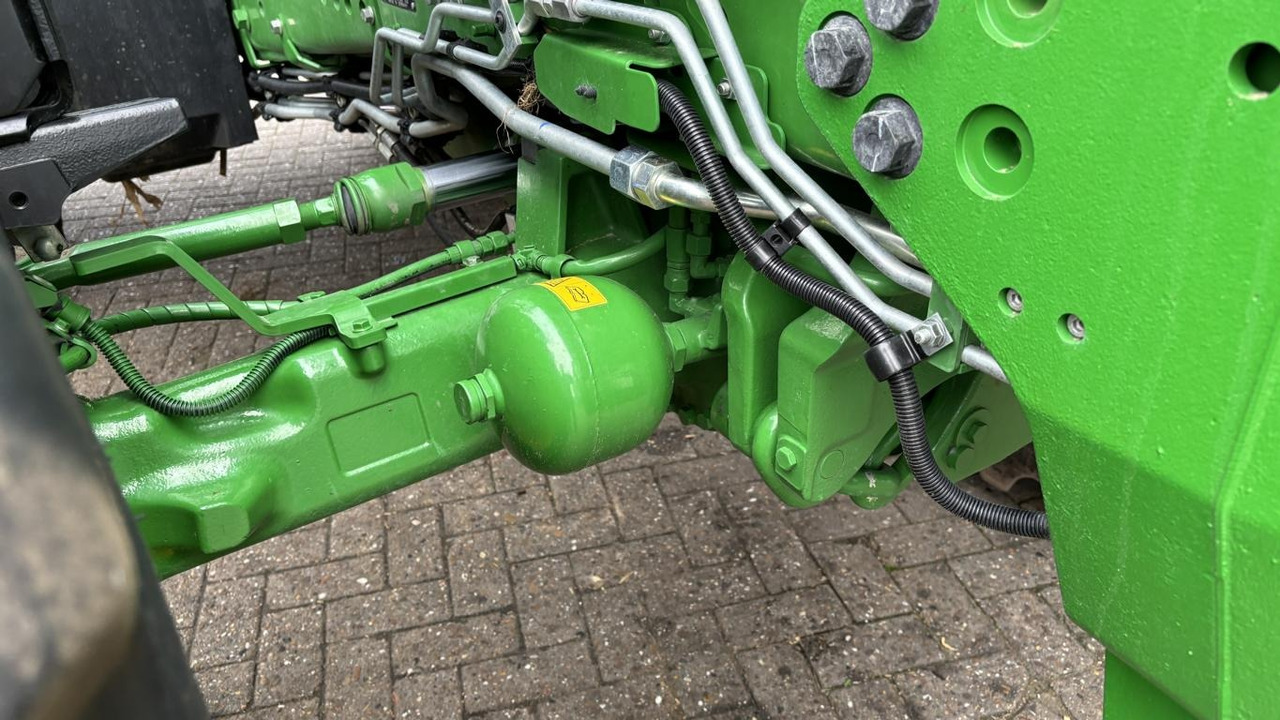 Novu Traktor John Deere 6R215: slika 23 Novu Traktor John Deere 6R215: slika 23