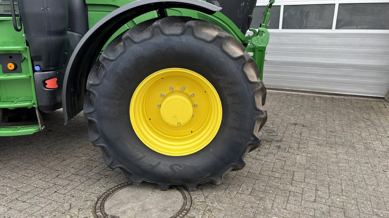 Novu Traktor John Deere 6R215: slika 16 Novu Traktor John Deere 6R215: slika 16