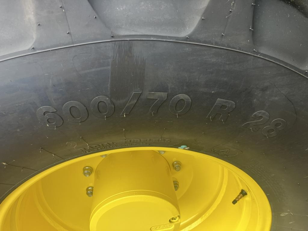 John Deere 6R215 - Traktor: slika 4 John Deere 6R215 - Traktor: slika 4