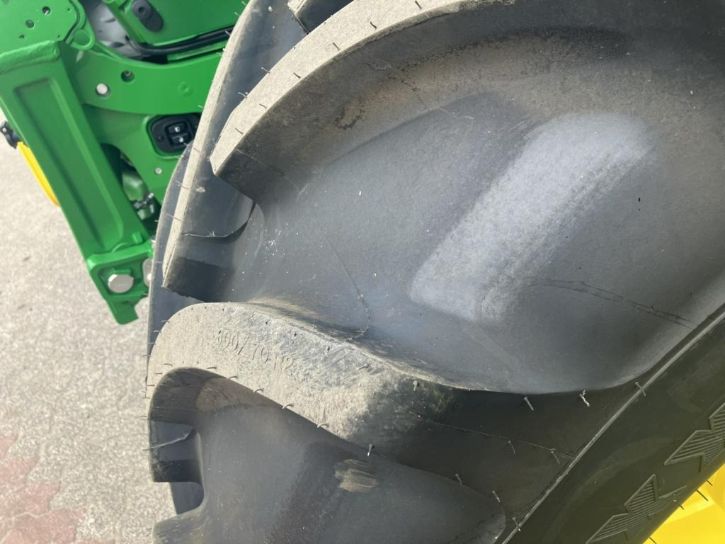 John Deere 6R215 - Traktor: slika 2 John Deere 6R215 - Traktor: slika 2