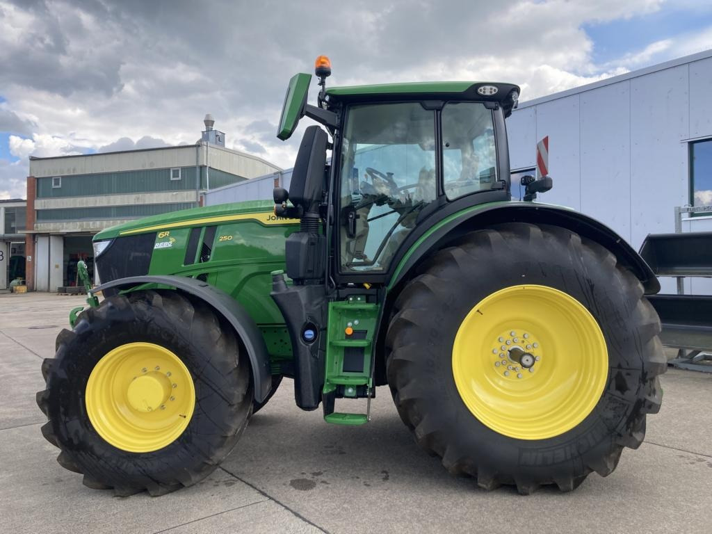 Traktor John Deere 6R250: slika 18