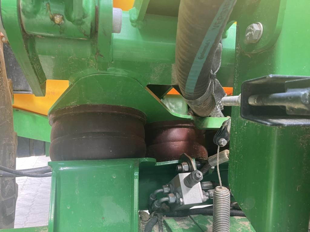 John Deere BASISMASCHINE R944I POWRSPRAY - Vučena prskalica: slika 4 John Deere BASISMASCHINE R944I POWRSPRAY - Vučena prskalica: slika 4