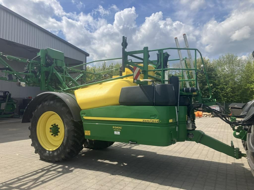 John Deere BASISMASCHINE R944I POWRSPRAY - Vučena prskalica: slika 1 John Deere BASISMASCHINE R944I POWRSPRAY - Vučena prskalica: slika 1