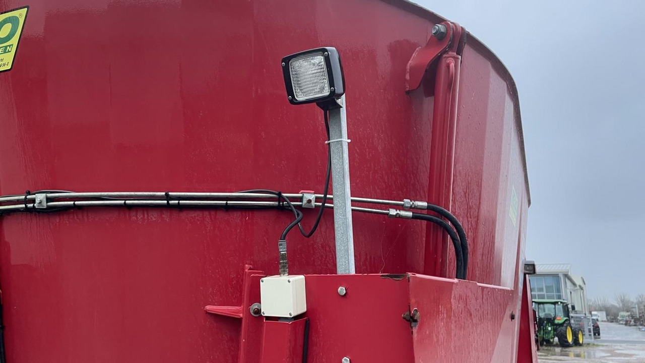 Mayer VM-16 SELBSTFAHRER - Prikolica za mešanje stočne hrane: slika 3 Mayer VM-16 SELBSTFAHRER - Prikolica za mešanje stočne hrane: slika 3