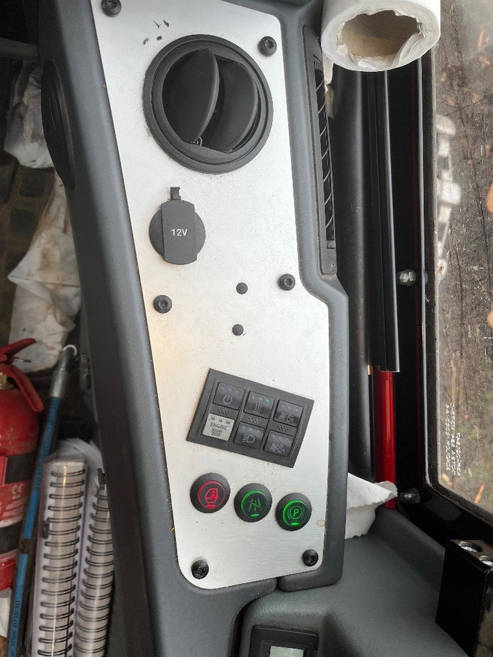 Prevoznik Komatsu 875: slika 19