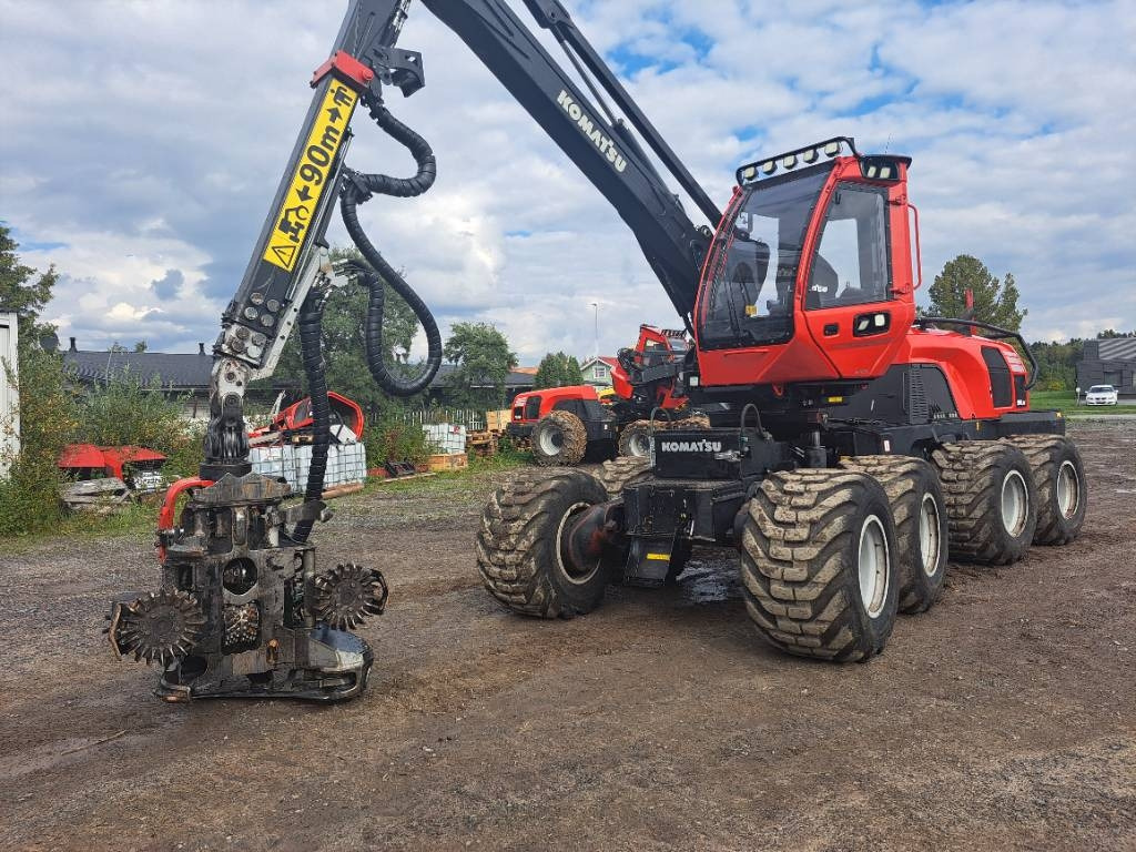Komatsu 901 XC - Kombajn za šumarstvo: slika 1 Komatsu 901 XC - Kombajn za šumarstvo: slika 1
