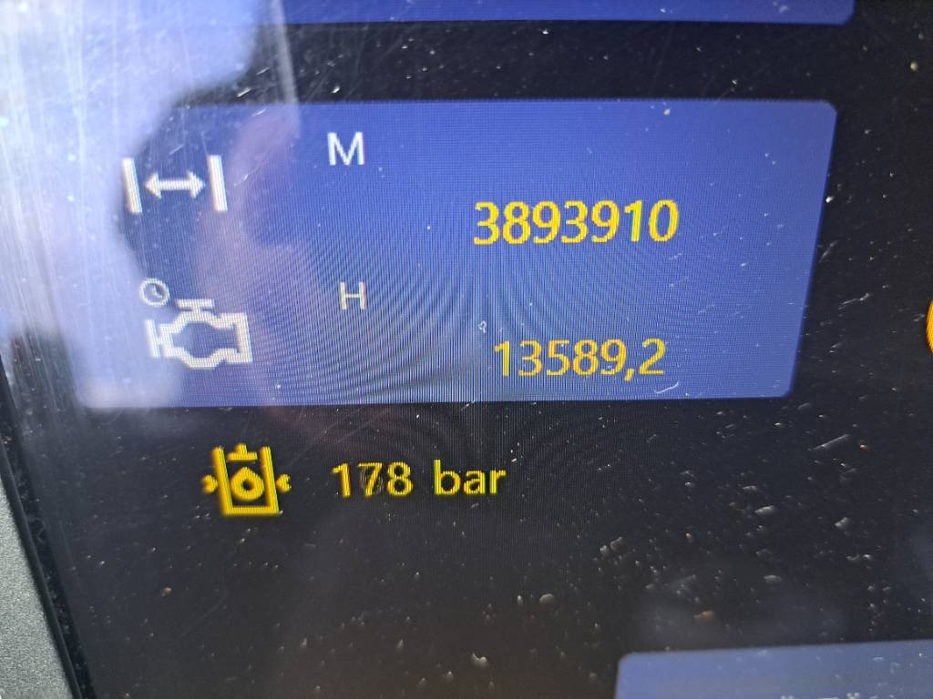 Komatsu 901xc - Kombajn za šumarstvo: slika 2 Komatsu 901xc - Kombajn za šumarstvo: slika 2