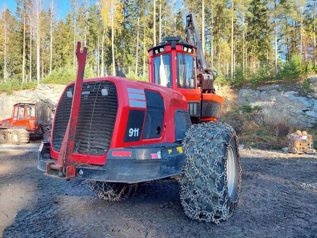Komatsu 911 - Kombajn za šumarstvo: slika 4 Komatsu 911 - Kombajn za šumarstvo: slika 4