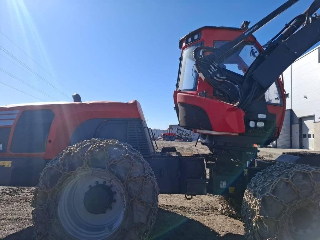 Komatsu 911 - Kombajn za šumarstvo: slika 2 Komatsu 911 - Kombajn za šumarstvo: slika 2