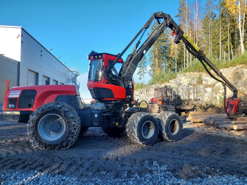 Kombajn za šumarstvo Komatsu 911: slika 6