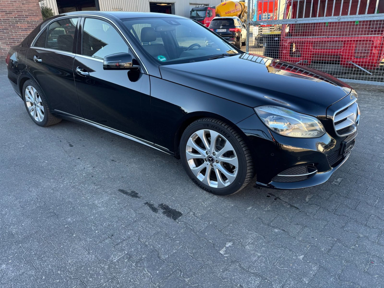Mercedes-Benz E 350 BlueTec 4Matic Leder/Camera /AHK / Keyless - Automobil: slika 1 Mercedes-Benz E 350 BlueTec 4Matic Leder/Camera /AHK / Keyless - Automobil: slika 1