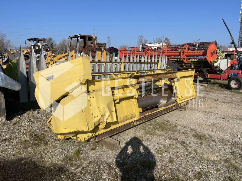 Kombinovani kombajn New Holland CLAYSON 1540: slika 12