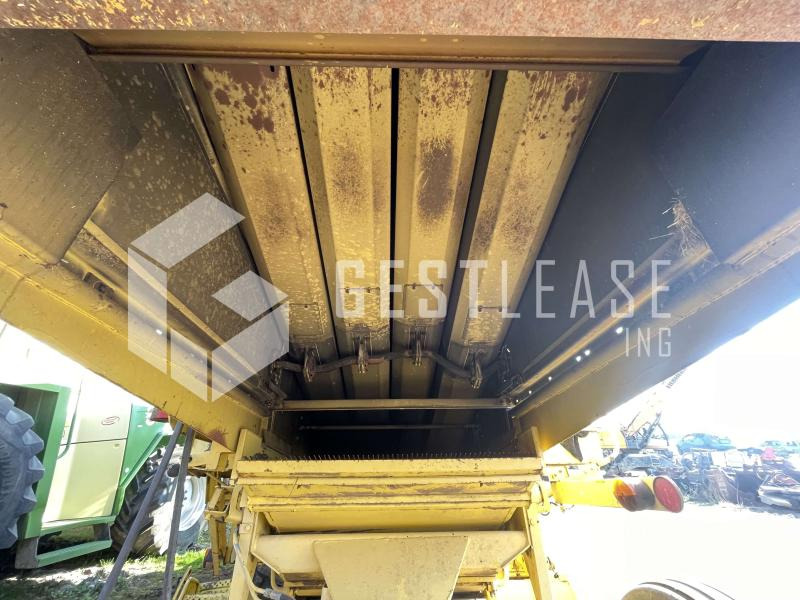Kombinovani kombajn New Holland CLAYSON 1540: slika 19
