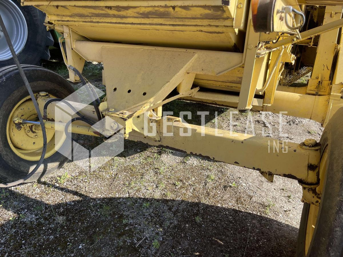Kombinovani kombajn New Holland CLAYSON 1540: slika 35