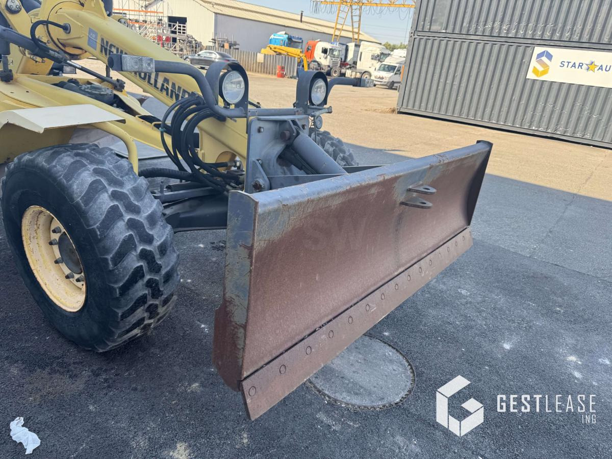 New Holland F 106.6 A - Grejder: slika 5 New Holland F 106.6 A - Grejder: slika 5