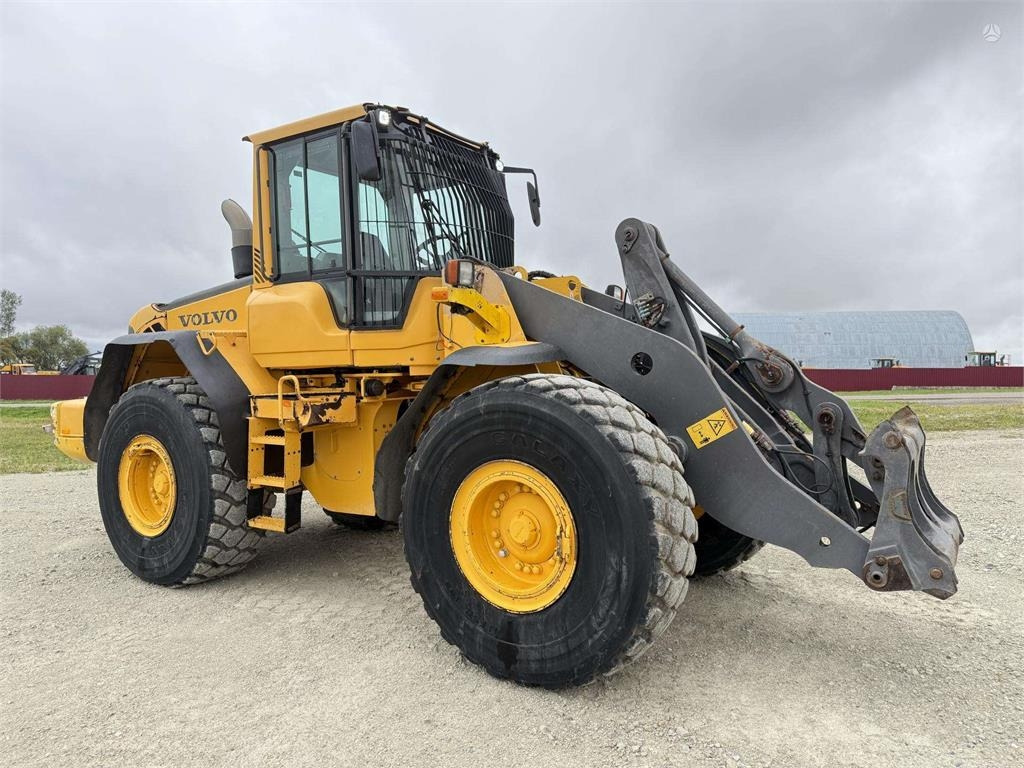 Utovarivač točkaš Volvo L 120 F , 4rd line , coupler: slika 6 Utovarivač točkaš Volvo L 120 F , 4rd line , coupler: slika 6