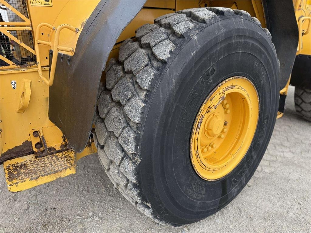 Utovarivač točkaš Volvo L 120 F , 4rd line , coupler: slika 17 Utovarivač točkaš Volvo L 120 F , 4rd line , coupler: slika 17