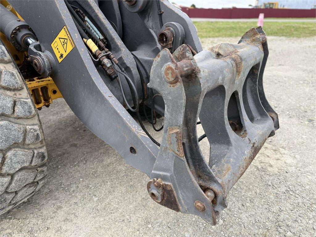 Utovarivač točkaš Volvo L 120 F , 4rd line , coupler: slika 7 Utovarivač točkaš Volvo L 120 F , 4rd line , coupler: slika 7