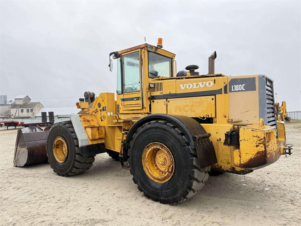 Volvo L180C quick coupler - Utovarivač točkaš: slika 3 Volvo L180C quick coupler - Utovarivač točkaš: slika 3