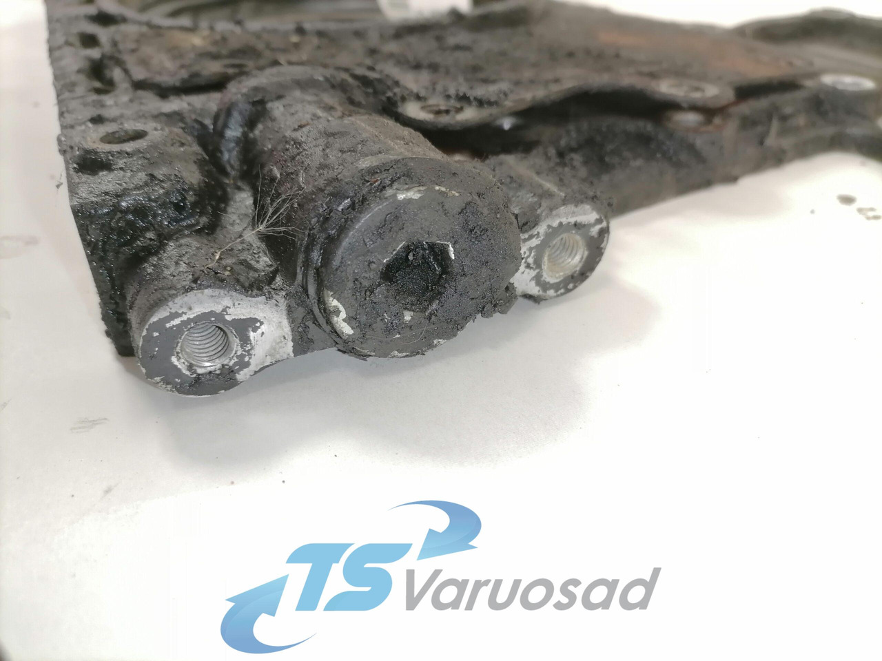 DAF Engine front cover 1678699 - Motor i delovi za Kamion: slika 4 DAF Engine front cover 1678699 - Motor i delovi za Kamion: slika 4