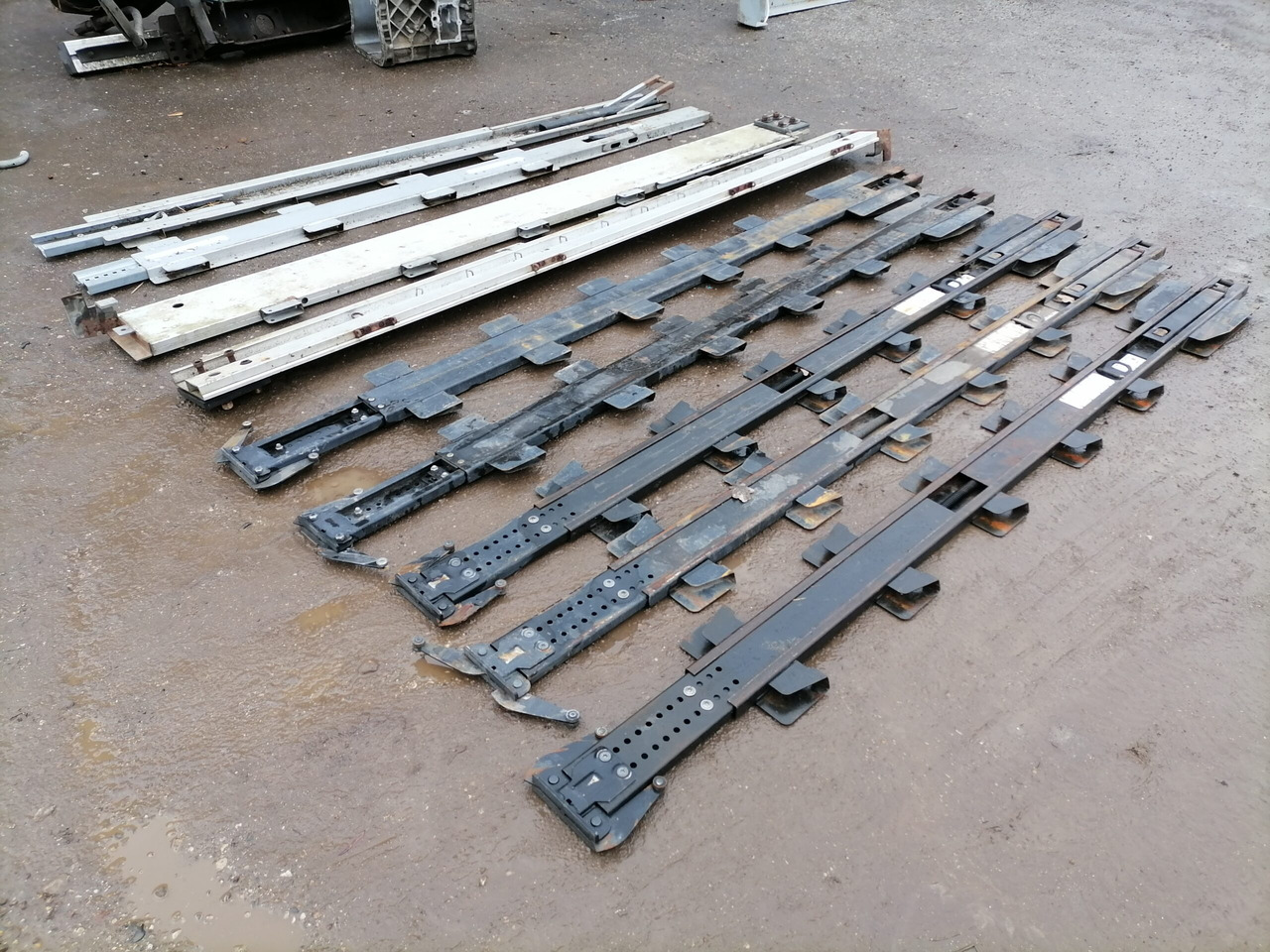 KRONE Haagise tugipostid 515068374 - Univerzalni deo za Kamion: slika 1 KRONE Haagise tugipostid 515068374 - Univerzalni deo za Kamion: slika 1