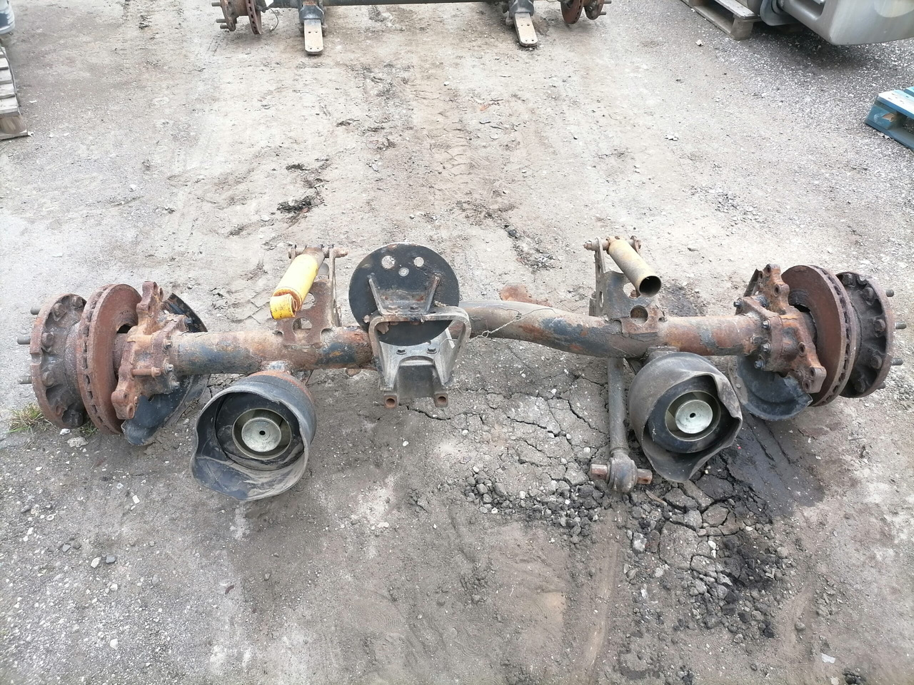 MAN Axel housing 12345 - Osovina i delovi za Kamion: slika 2 MAN Axel housing 12345 - Osovina i delovi za Kamion: slika 2