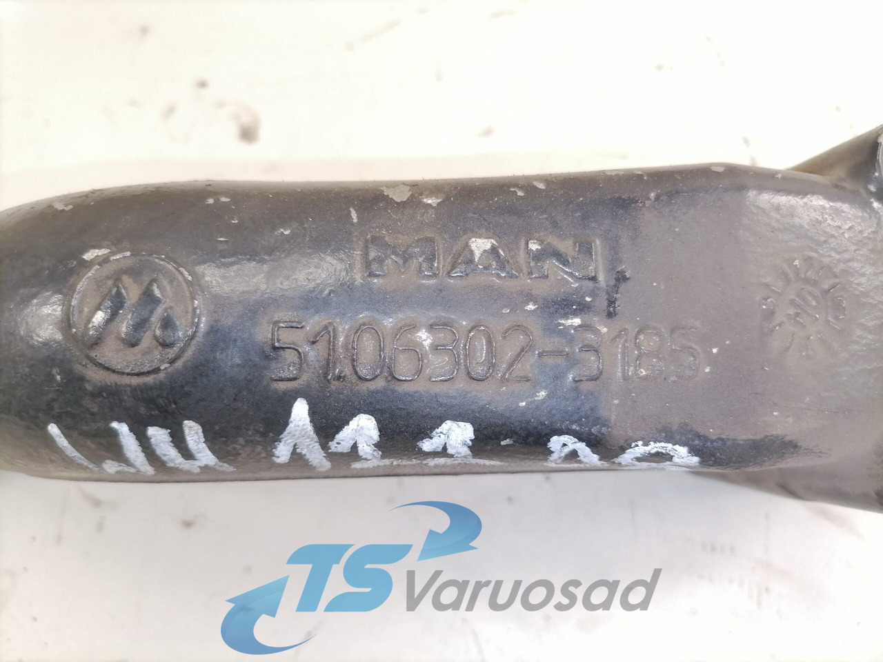 MAN Coolant pipe 51063023185 - Sistem za hlađenje za Kamion: slika 3 MAN Coolant pipe 51063023185 - Sistem za hlađenje za Kamion: slika 3