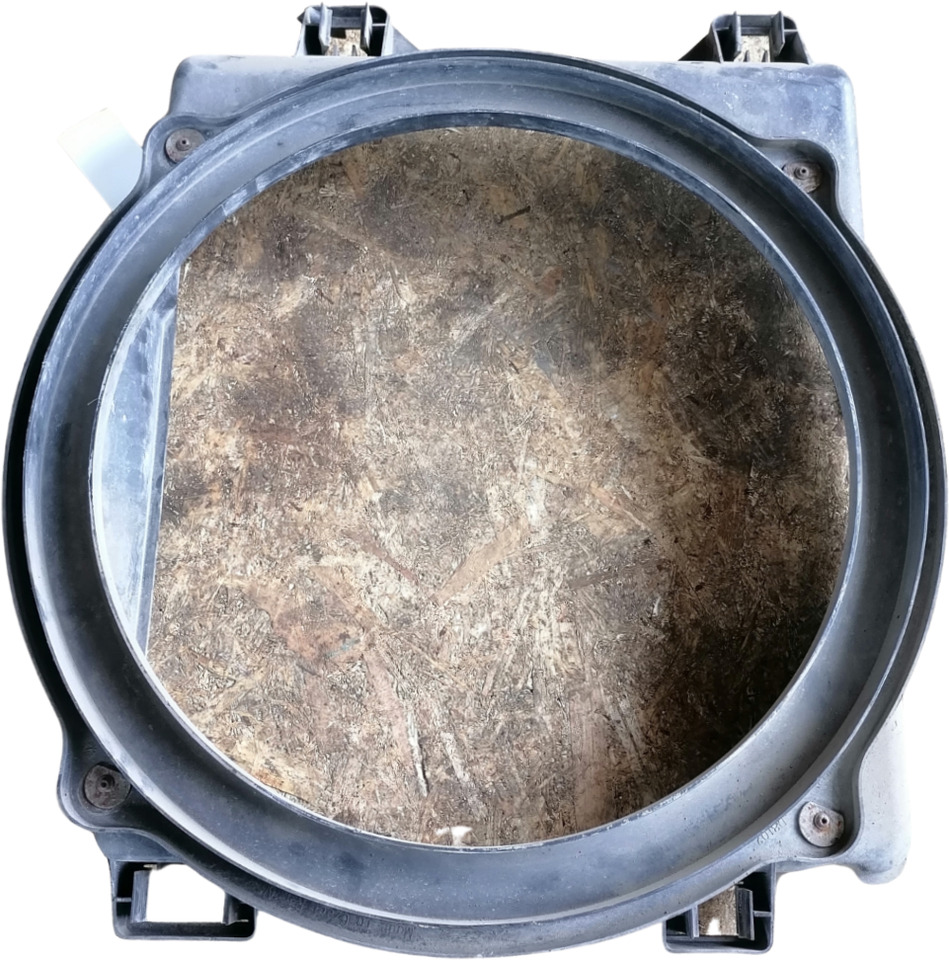 MAN Fan shroud 81066200173 - Radijator za Kamion: slika 1 MAN Fan shroud 81066200173 - Radijator za Kamion: slika 1
