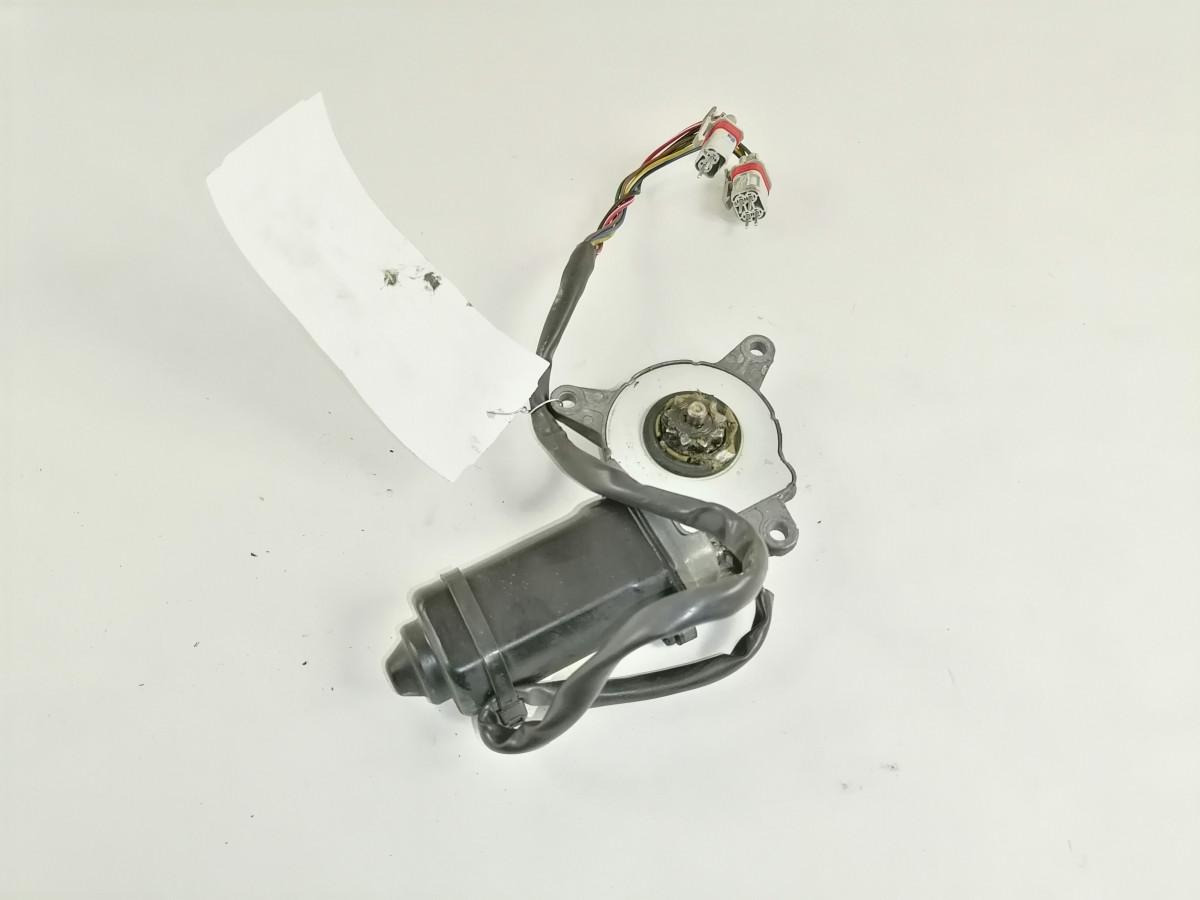 MAN Glass lift 81286016126 - Staklo i delovi za Kamion: slika 2 MAN Glass lift 81286016126 - Staklo i delovi za Kamion: slika 2