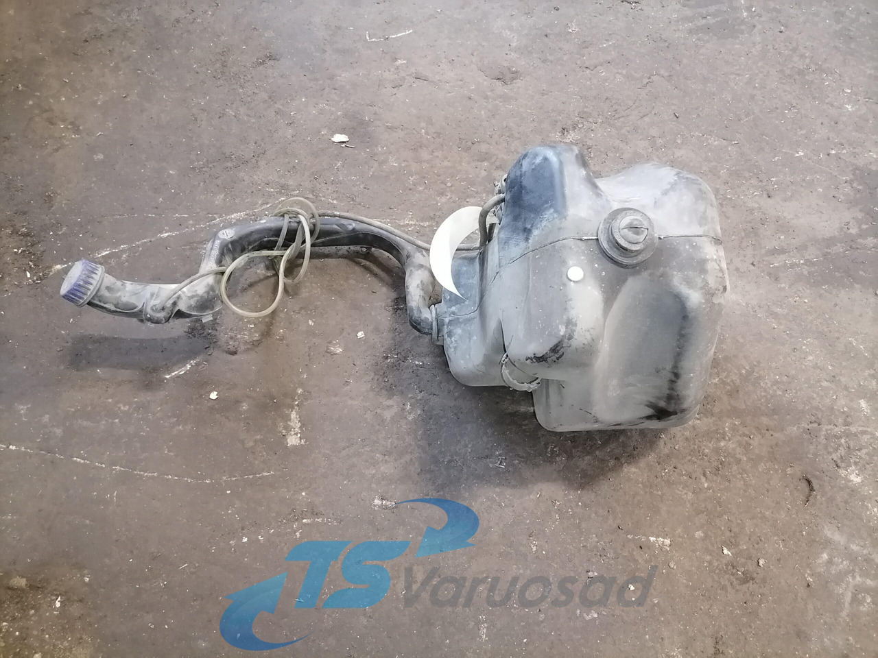 MAN Windscreen washer fluid tank 81264810079 - Brisač za Kamion: slika 4 MAN Windscreen washer fluid tank 81264810079 - Brisač za Kamion: slika 4