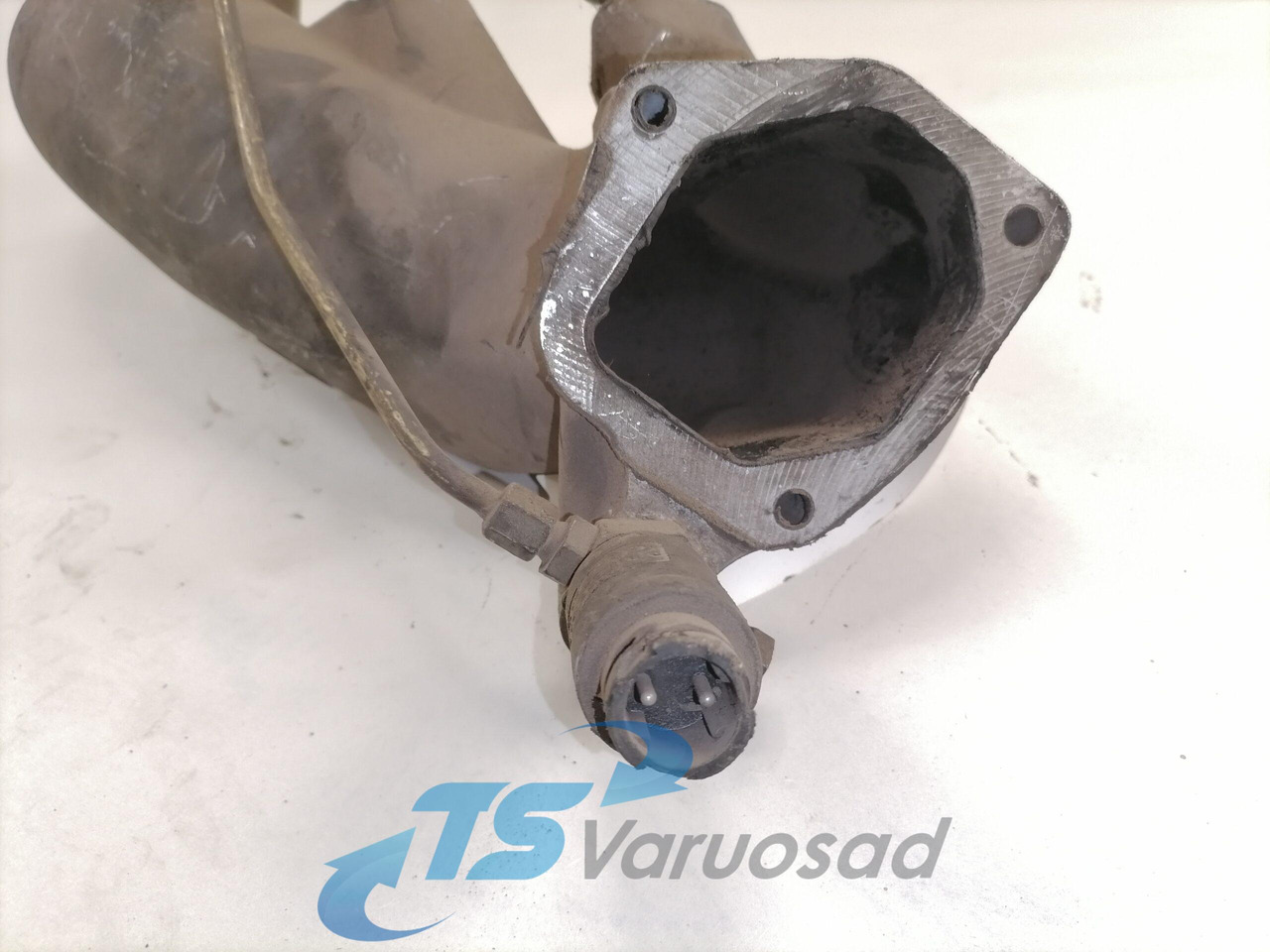 MAN intercooler pipe 51094113633 - Hladnjak za Kamion: slika 4 MAN intercooler pipe 51094113633 - Hladnjak za Kamion: slika 4