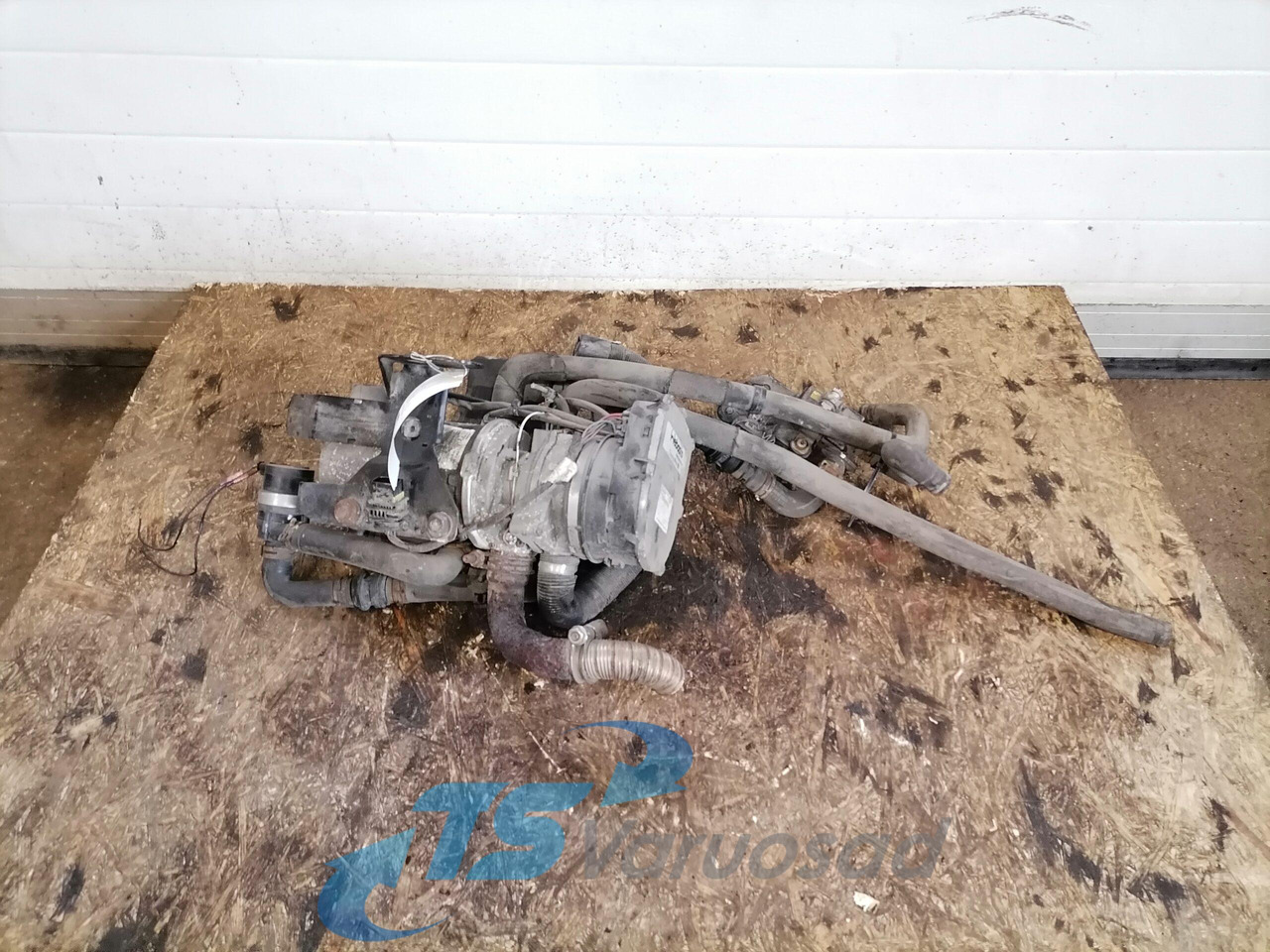 Mercedes-Benz Auxiliary heater A0014465429 - Grejanje/ Ventilacija za Kamion: slika 1 Mercedes-Benz Auxiliary heater A0014465429 - Grejanje/ Ventilacija za Kamion: slika 1