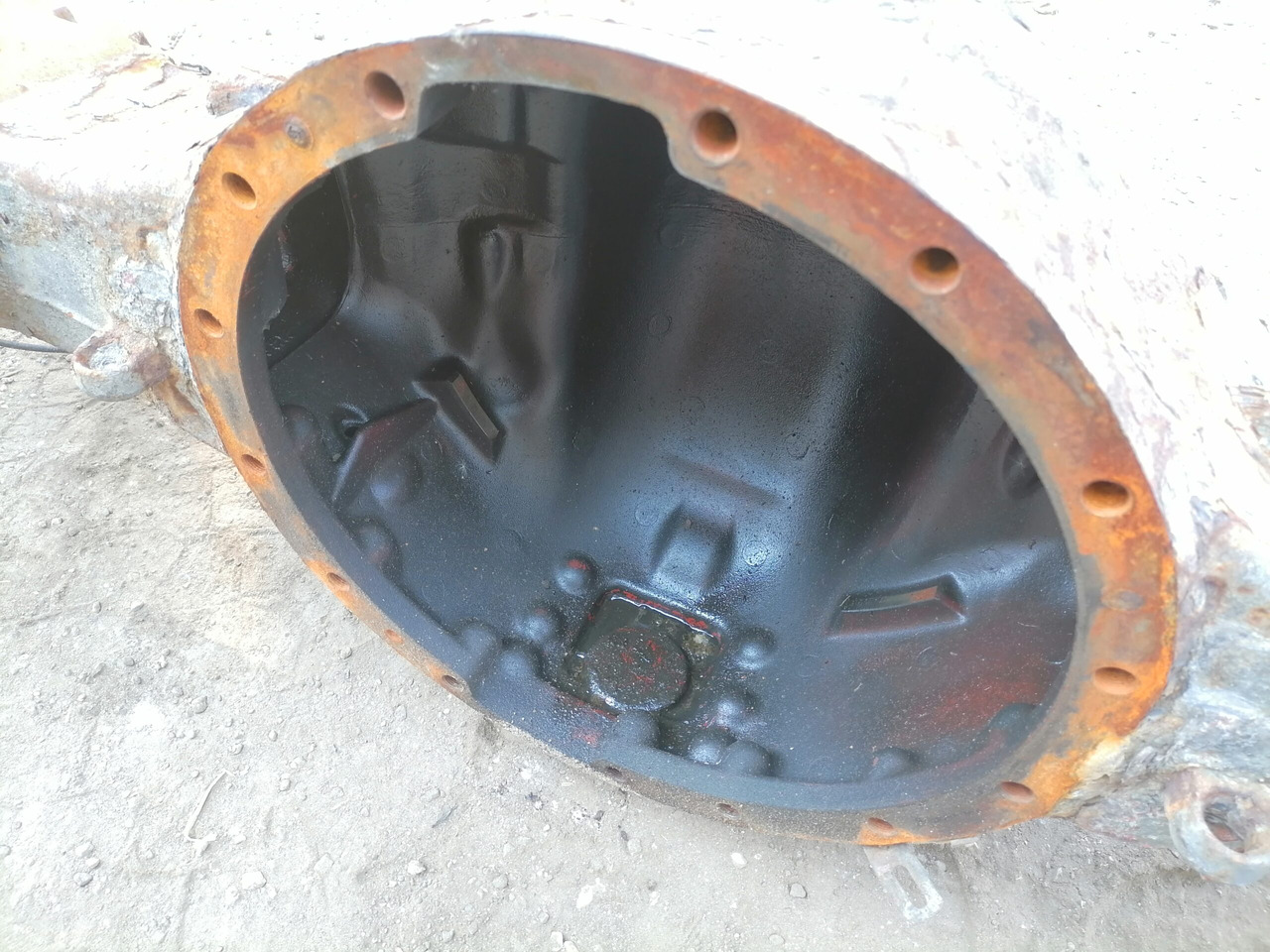 Osovina i delovi za Kamion Rear axel housing 1048418: slika 6 Osovina i delovi za Kamion Rear axel housing 1048418: slika 6