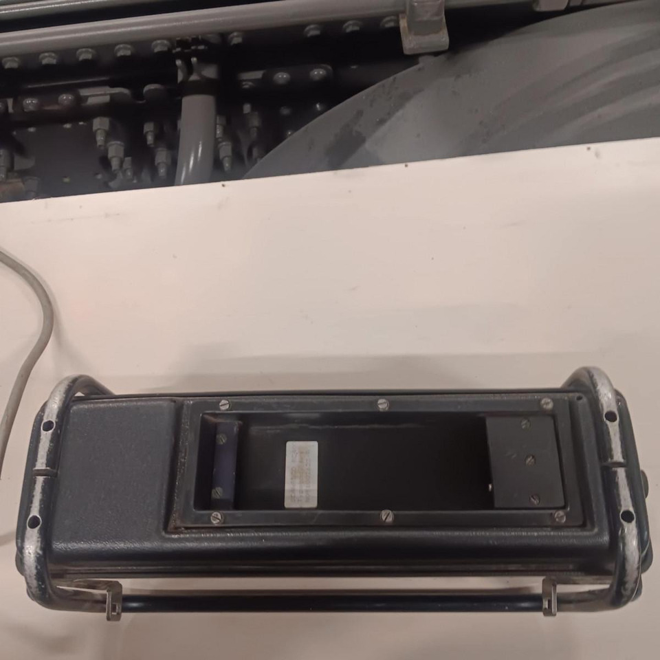 SCANRECO SCANRECO RC400 remote + receiver RC400 - Hidraulika za Kamion: slika 4 SCANRECO SCANRECO RC400 remote + receiver RC400 - Hidraulika za Kamion: slika 4