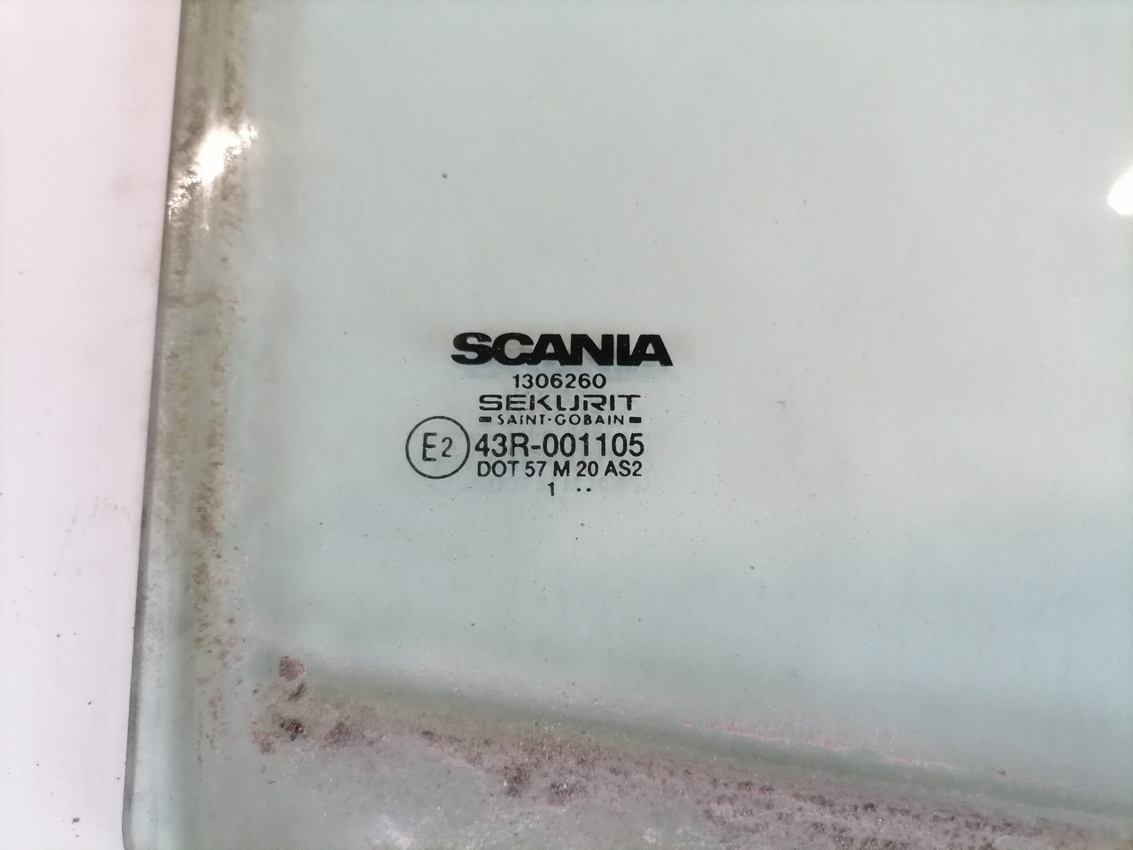 Scania Küljeklaas, parem 1306260 - Staklo i delovi za Kamion: slika 3 Scania Küljeklaas, parem 1306260 - Staklo i delovi za Kamion: slika 3