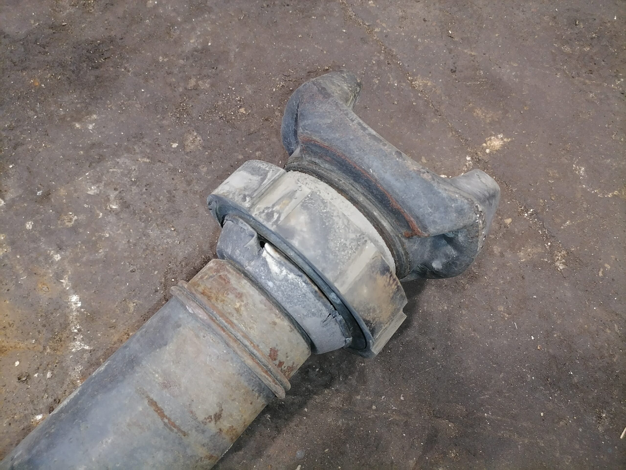 Scania Propeller shaft 1758940 - Kardansko vratilo za Kamion: slika 2 Scania Propeller shaft 1758940 - Kardansko vratilo za Kamion: slika 2