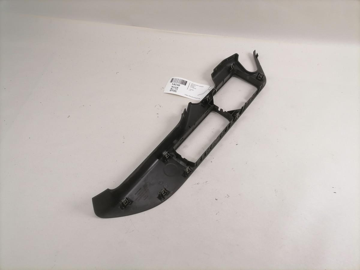 Scania Uksepolstri plastik 2239645 - Vrata i delovi za Kamion: slika 3 Scania Uksepolstri plastik 2239645 - Vrata i delovi za Kamion: slika 3