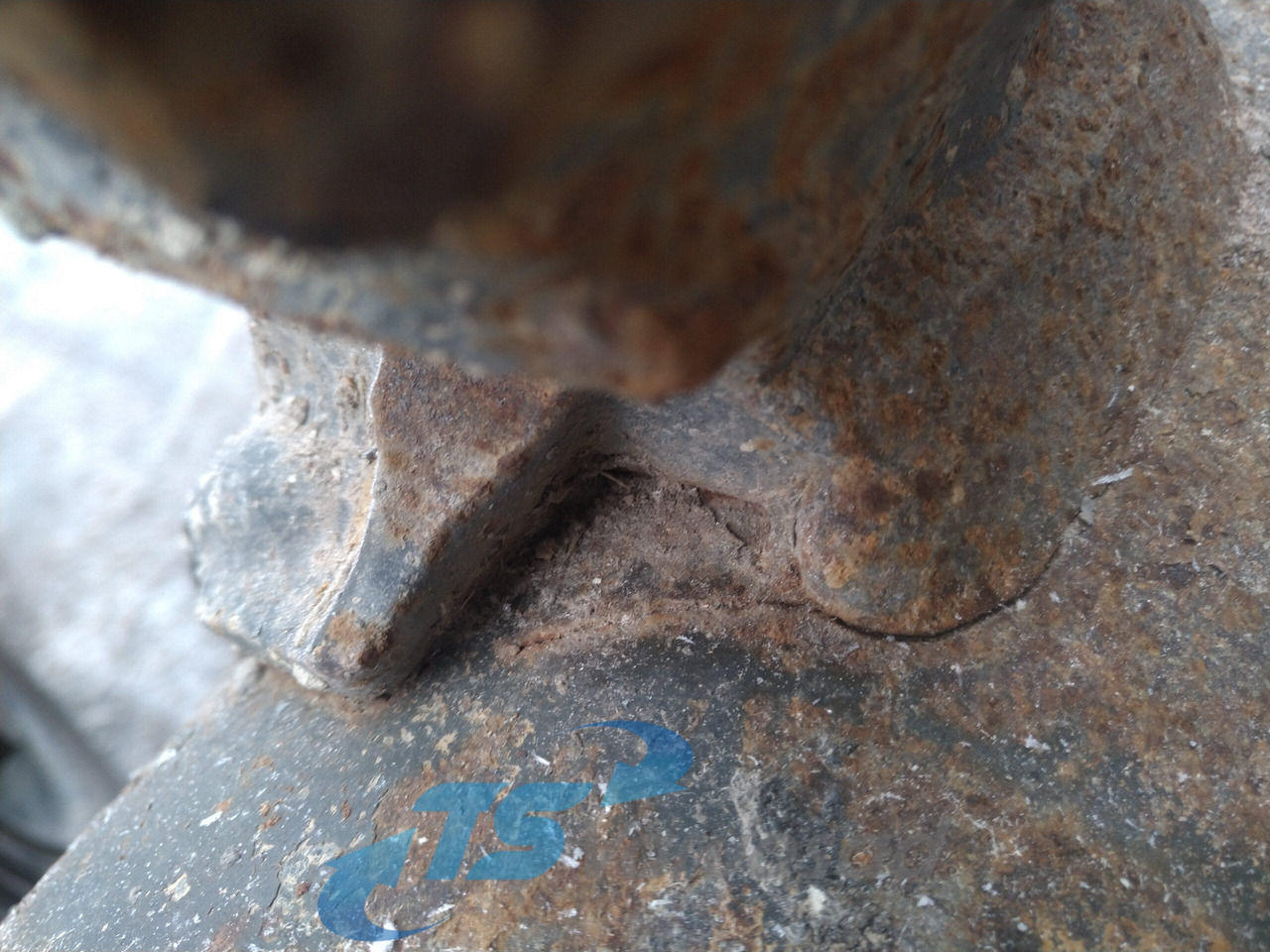 Schmitz Axel housing 945960374900 - Osovina i delovi za Kamion: slika 5 Schmitz Axel housing 945960374900 - Osovina i delovi za Kamion: slika 5