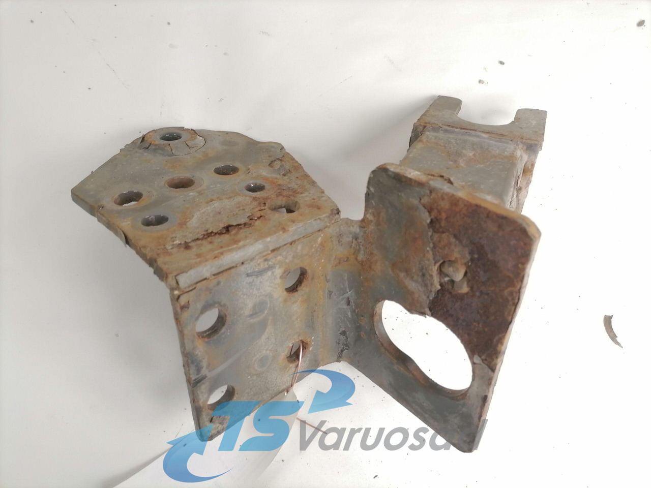 Volvo Bumper bracket 20499244 - Branik za Kamion: slika 3 Volvo Bumper bracket 20499244 - Branik za Kamion: slika 3