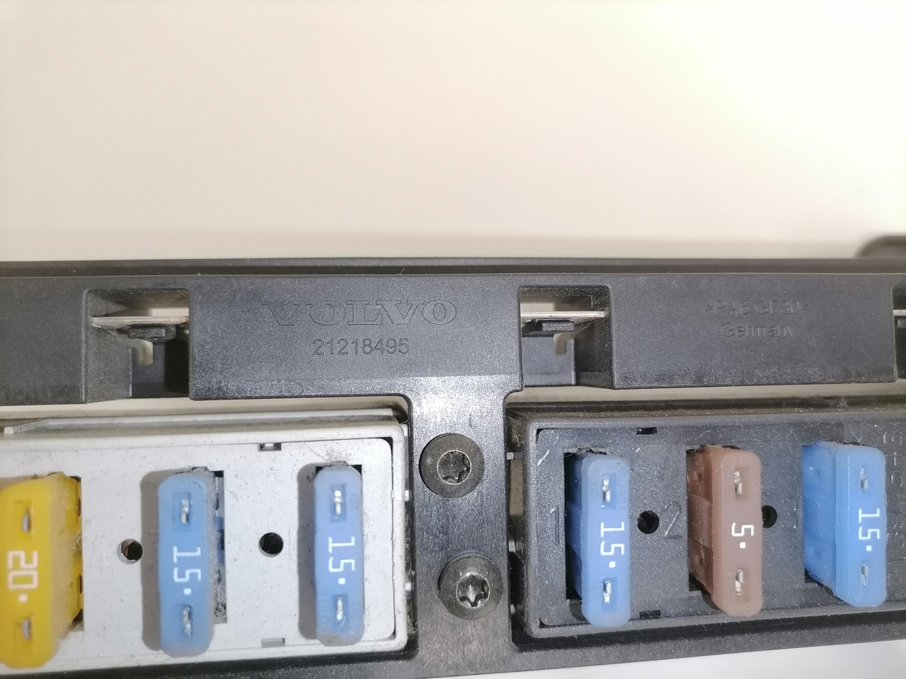 Volvo Central electric unit 21218495 - Osigurač za Kamion: slika 3 Volvo Central electric unit 21218495 - Osigurač za Kamion: slika 3
