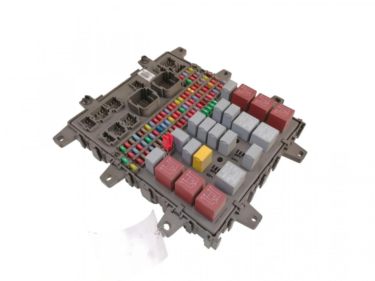 Volvo Central electric unit 5010590677 - Osigurač za Kamion: slika 1 Volvo Central electric unit 5010590677 - Osigurač za Kamion: slika 1