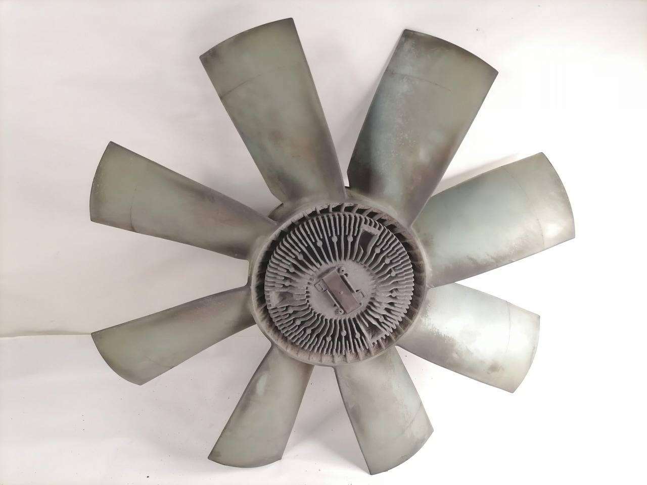 Volvo Cooling fan 1674864 - Ventilator za Kamion: slika 2 Volvo Cooling fan 1674864 - Ventilator za Kamion: slika 2